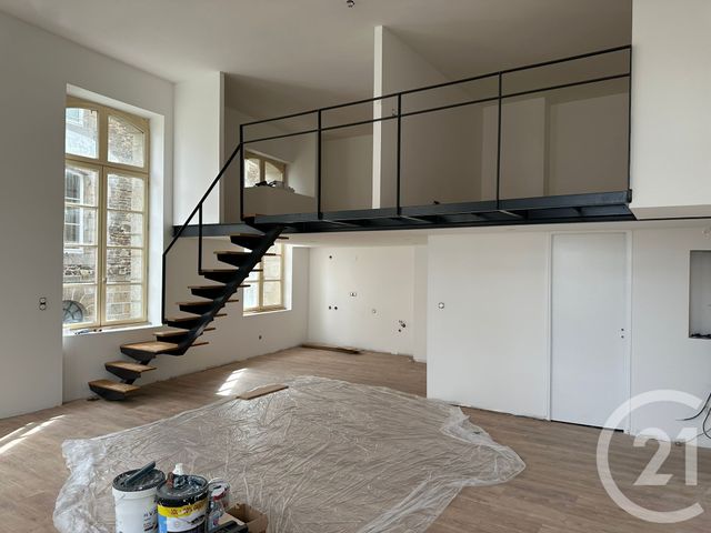 Appartement T4 à vendre - 4 pièces - 94.7 m2 - FOUGERES - 35 - BRETAGNE - Century 21 Gambetta
