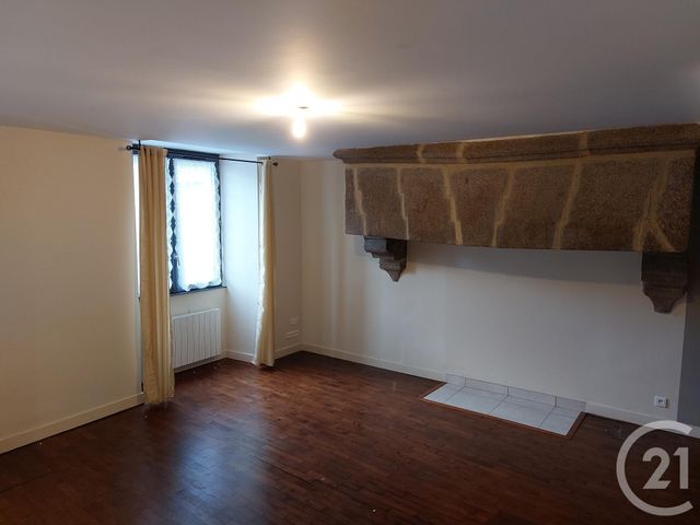 Afficher la photo en grand Appartement Duplex à louer - 2 pièces - 55.0 m2 - ROMAGNE - 35 - BRETAGNE - Century 21 Gambetta
