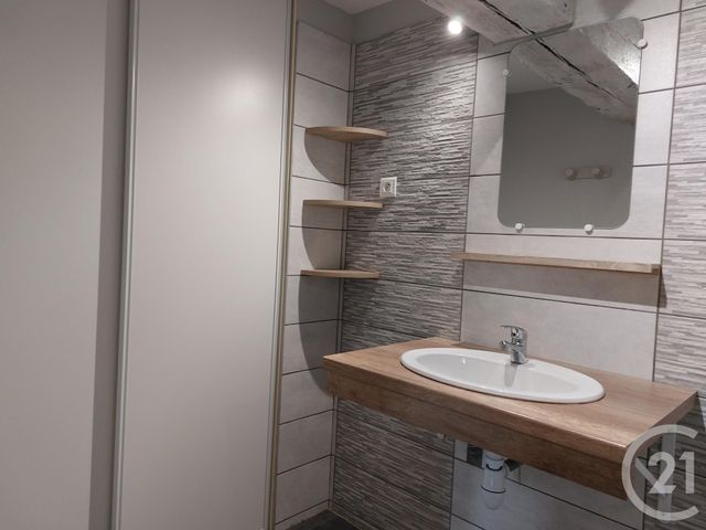 Afficher la photo en grand Appartement Duplex à louer - 2 pièces - 55.0 m2 - ROMAGNE - 35 - BRETAGNE - Century 21 Gambetta