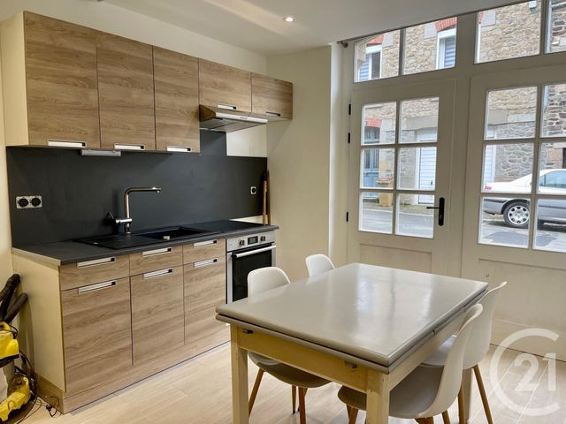Appartement à louer - 2 pièces - 23.1 m2 - FOUGERES - 35 - BRETAGNE - Century 21 Gambetta