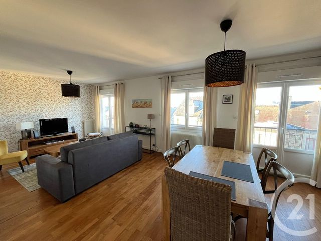 Appartement T3 à vendre - 3 pièces - 77.39 m2 - FOUGERES - 35 - BRETAGNE - Century 21 Gambetta