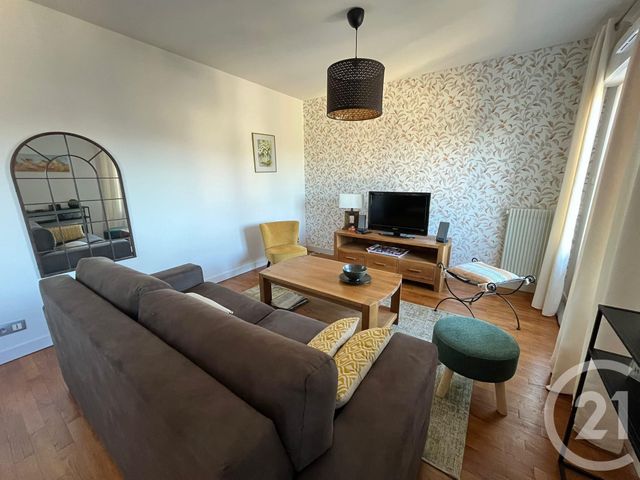 Appartement T3 à vendre - 3 pièces - 77.39 m2 - FOUGERES - 35 - BRETAGNE - Century 21 Gambetta