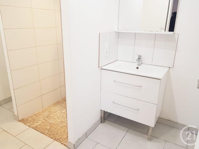 Afficher la photo en grand maison à louer - 3 pièces - 85.0 m2 - ST GERMAIN EN COGLES - 35 - BRETAGNE - Century 21 Gambetta