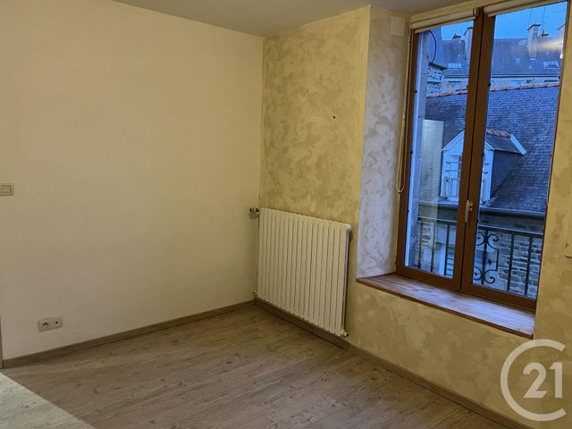 Afficher la photo en grand Appartement F3 à louer - 3 pièces - 84.15 m2 - FOUGERES - 35 - BRETAGNE - Century 21 Gambetta