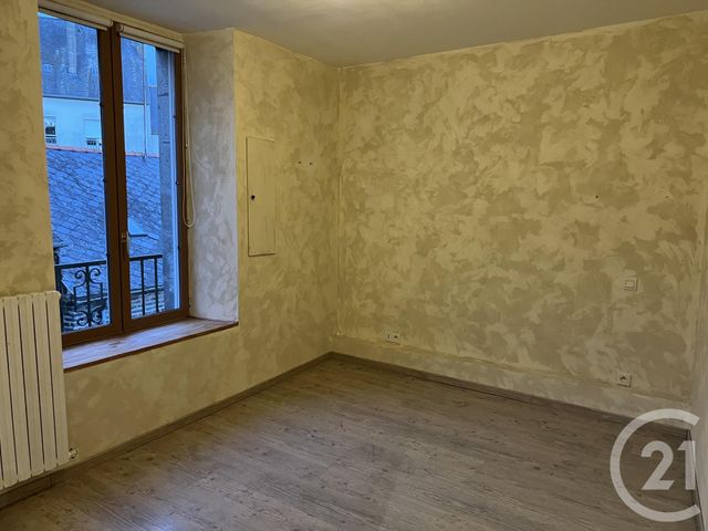 Afficher la photo en grand Appartement F3 à louer - 3 pièces - 84.15 m2 - FOUGERES - 35 - BRETAGNE - Century 21 Gambetta