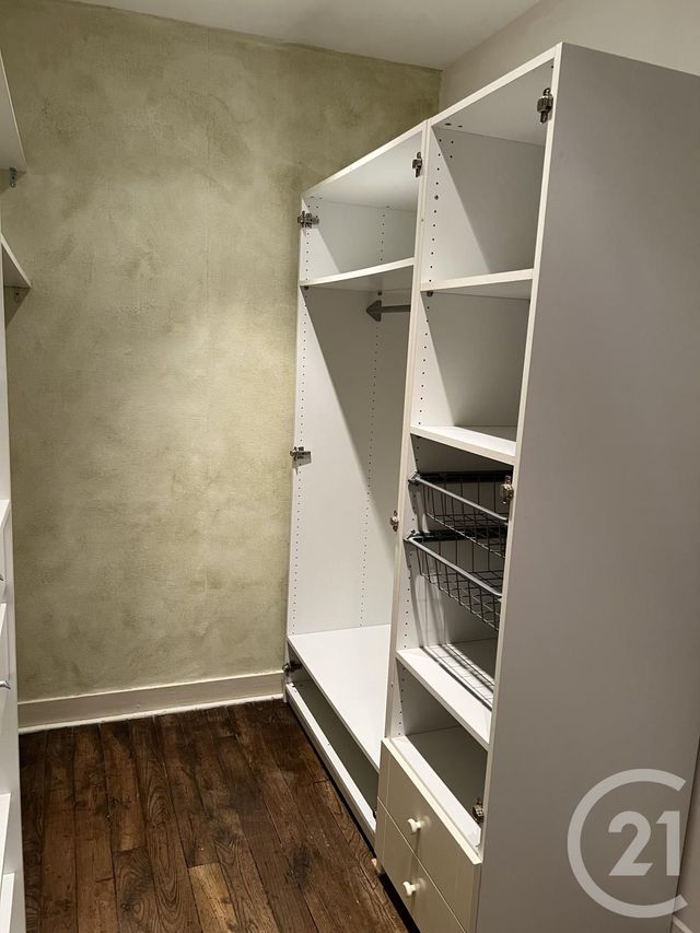 Afficher la photo en grand Appartement F3 à louer - 3 pièces - 84.15 m2 - FOUGERES - 35 - BRETAGNE - Century 21 Gambetta