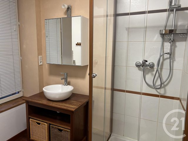 Afficher la photo en grand Appartement F3 à louer - 3 pièces - 84.15 m2 - FOUGERES - 35 - BRETAGNE - Century 21 Gambetta