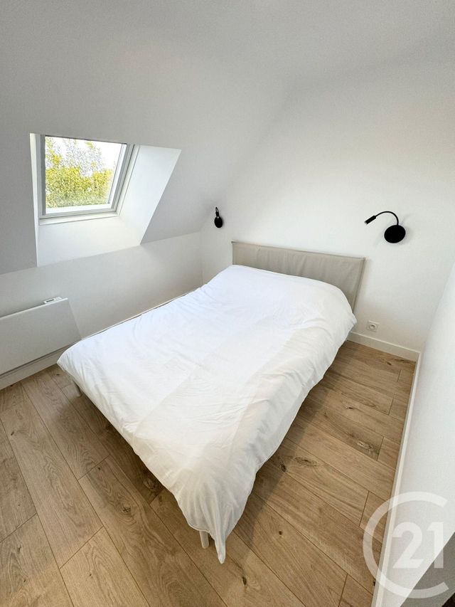 Afficher la photo en grand Appartement Triplex à louer - 3 pièces - 41.48 m2 - FOUGERES - 35 - BRETAGNE - Century 21 Gambetta