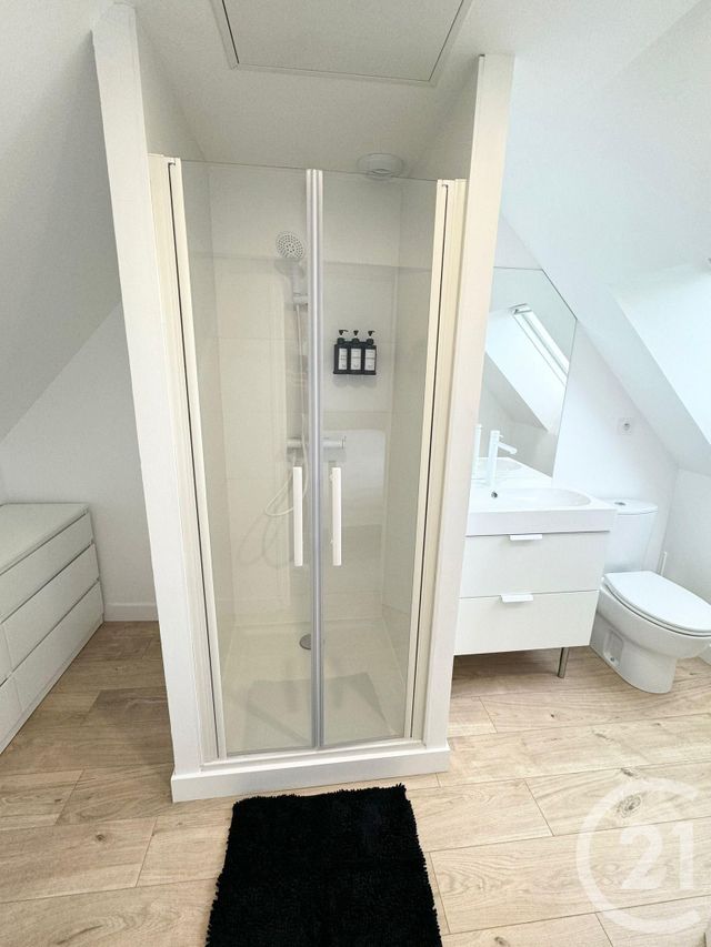 Afficher la photo en grand Appartement Triplex à louer - 3 pièces - 41.48 m2 - FOUGERES - 35 - BRETAGNE - Century 21 Gambetta