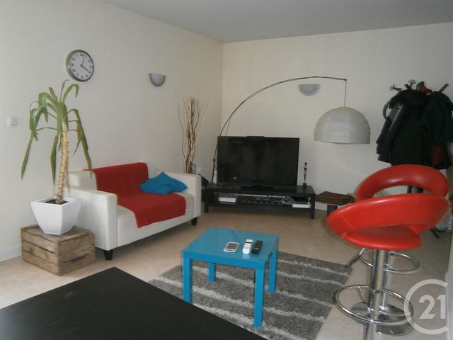 Appartement à louer - 3 pièces - 94.0 m2 - FOUGERES - 35 - BRETAGNE - Century 21 Gambetta