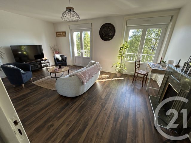 Afficher la photo en grand Appartement T3 à louer - 3 pièces - 78.0 m2 - FOUGERES - 35 - BRETAGNE - Century 21 Gambetta