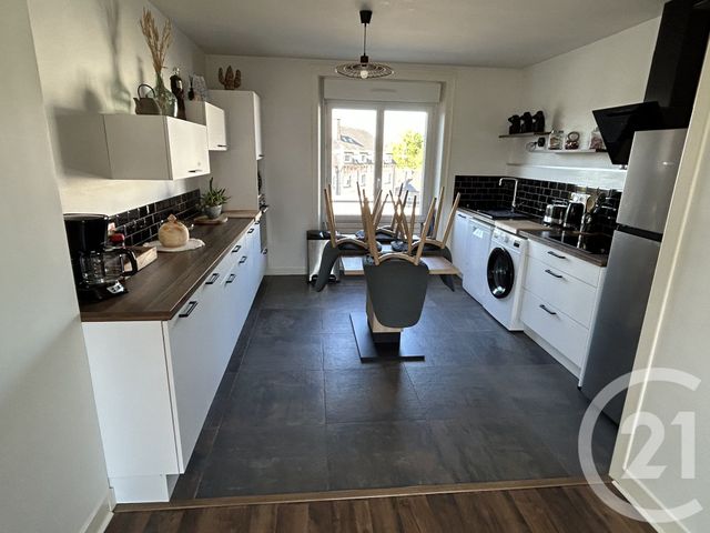 Afficher la photo en grand Appartement T3 à louer - 3 pièces - 78.0 m2 - FOUGERES - 35 - BRETAGNE - Century 21 Gambetta