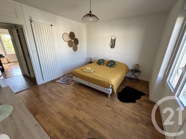 Afficher la photo en grand Appartement T3 à louer - 3 pièces - 78.0 m2 - FOUGERES - 35 - BRETAGNE - Century 21 Gambetta