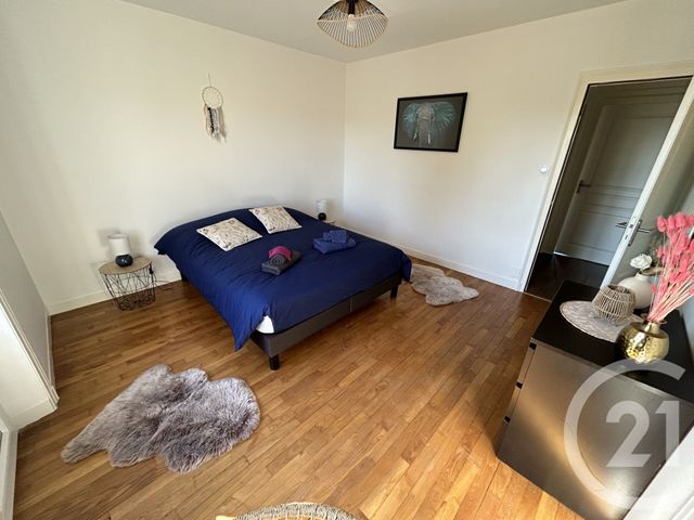 Afficher la photo en grand Appartement T3 à louer - 3 pièces - 78.0 m2 - FOUGERES - 35 - BRETAGNE - Century 21 Gambetta