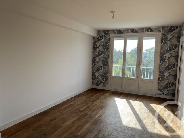 Appartement F4 à louer - 4 pièces - 70.26 m2 - FOUGERES - 35 - BRETAGNE - Century 21 Gambetta