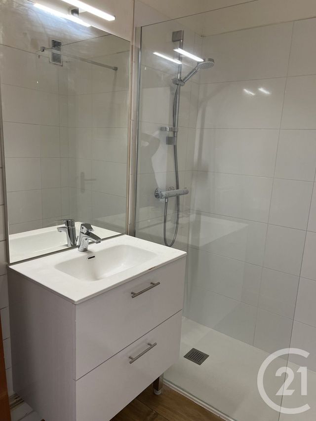 Appartement F4 à louer - 4 pièces - 70.26 m2 - FOUGERES - 35 - BRETAGNE - Century 21 Gambetta