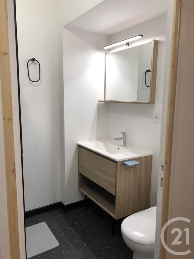 Appartement à louer - 2 pièces - 37.24 m2 - FOUGERES - 35 - BRETAGNE - Century 21 Gambetta