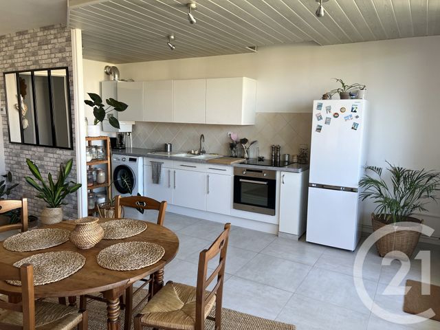 Appartement F3 à louer - 3 pièces - 80.2 m2 - FOUGERES - 35 - BRETAGNE - Century 21 Gambetta