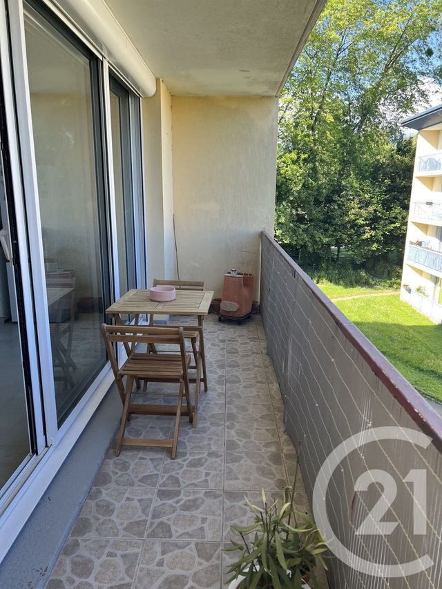 Appartement F3 à louer - 3 pièces - 80.2 m2 - FOUGERES - 35 - BRETAGNE - Century 21 Gambetta