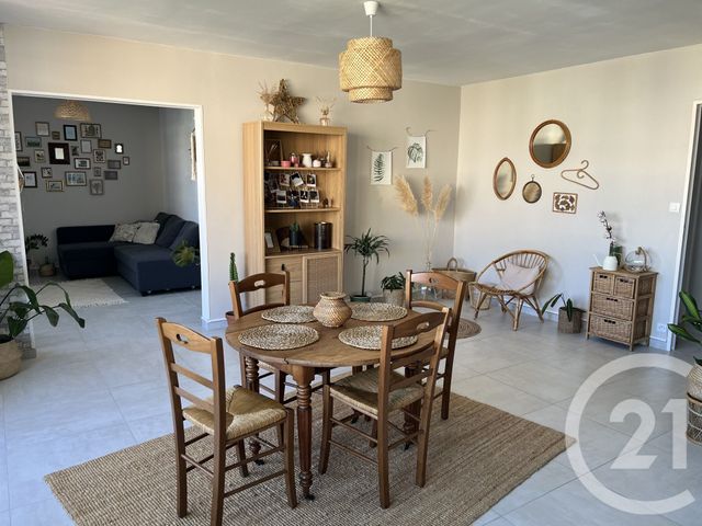 Appartement F3 à louer - 3 pièces - 80.2 m2 - FOUGERES - 35 - BRETAGNE - Century 21 Gambetta