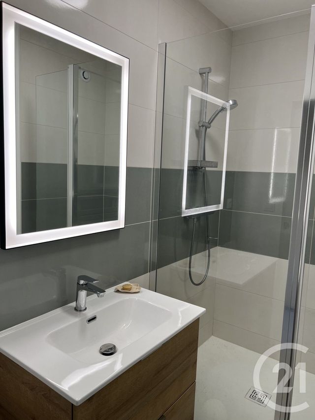 Appartement F3 à louer - 3 pièces - 80.2 m2 - FOUGERES - 35 - BRETAGNE - Century 21 Gambetta