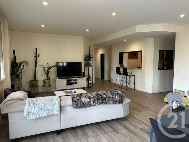 Appartement T5 à vendre - 5 pièces - 149.39 m2 - FOUGERES - 35 - BRETAGNE - Century 21 Gambetta