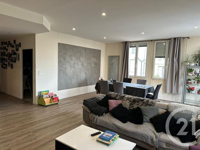 Appartement T5 à vendre - 5 pièces - 149.39 m2 - FOUGERES - 35 - BRETAGNE - Century 21 Gambetta