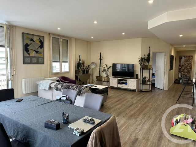 Appartement T5 à vendre - 5 pièces - 149.39 m2 - FOUGERES - 35 - BRETAGNE - Century 21 Gambetta