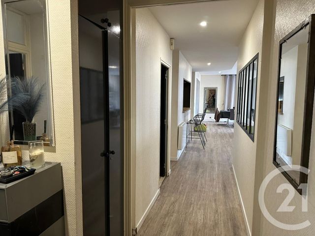 Appartement T5 à vendre - 5 pièces - 149.39 m2 - FOUGERES - 35 - BRETAGNE - Century 21 Gambetta