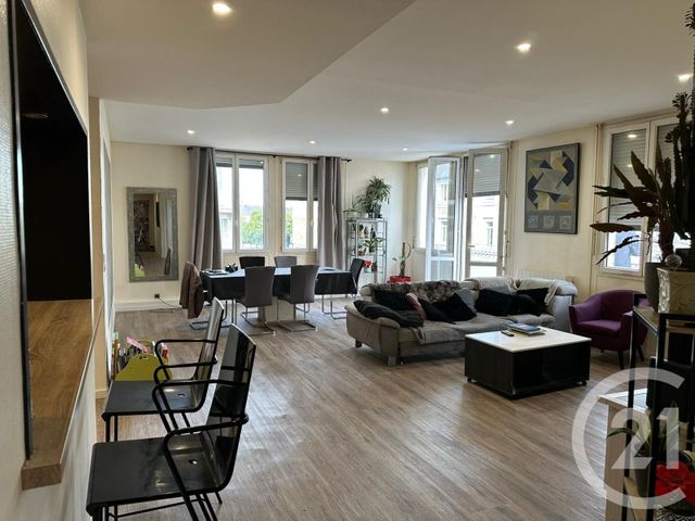 Appartement T5 à vendre - 5 pièces - 143.89 m2 - FOUGERES - 35 - BRETAGNE - Century 21 Gambetta