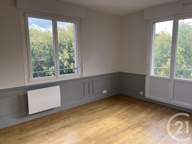 Appartement F3 à louer - 3 pièces - 79.0 m2 - FOUGERES - 35 - BRETAGNE - Century 21 Gambetta
