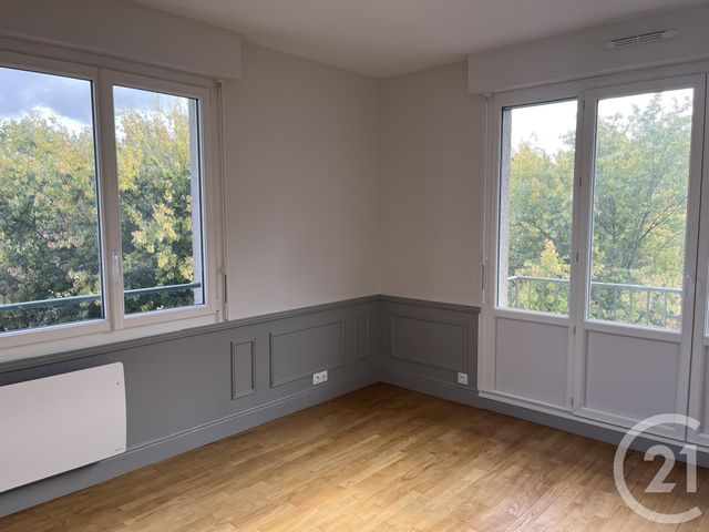 Appartement F3 à louer - 3 pièces - 79.0 m2 - FOUGERES - 35 - BRETAGNE - Century 21 Gambetta