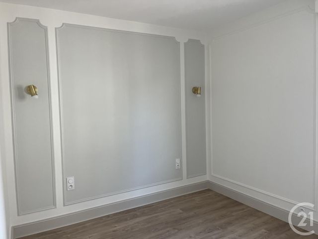 Appartement F3 à louer - 3 pièces - 79.0 m2 - FOUGERES - 35 - BRETAGNE - Century 21 Gambetta