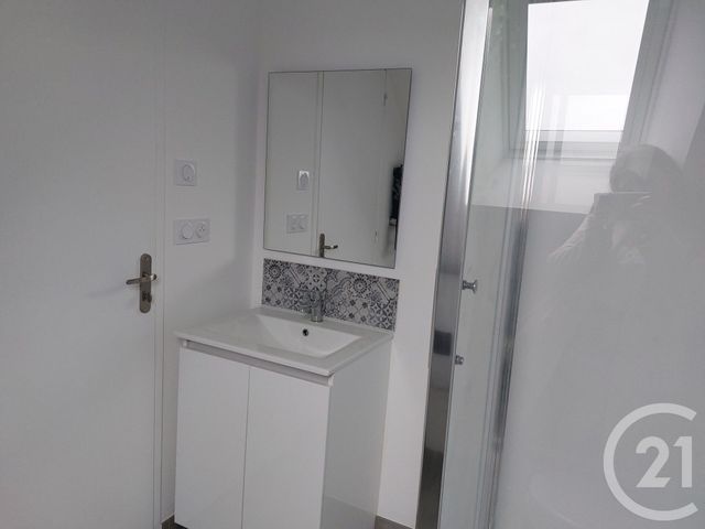 Appartement T2 à louer - 2 pièces - 19.04 m2 - FOUGERES - 35 - BRETAGNE - Century 21 Gambetta