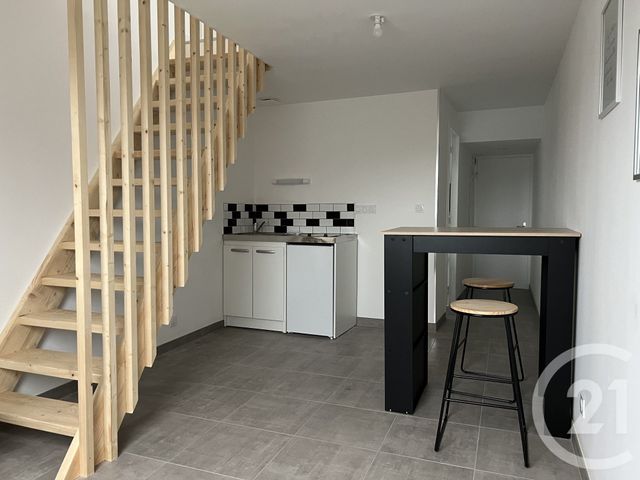 Appartement T2 à louer - 2 pièces - 19.04 m2 - FOUGERES - 35 - BRETAGNE - Century 21 Gambetta