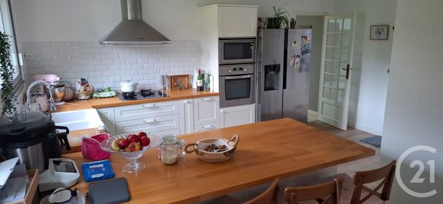 Afficher la photo en grand maison à vendre - 8 pièces - 260.0 m2 - FOUGERES - 35 - BRETAGNE - Century 21 Gambetta