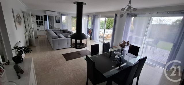 Afficher la photo en grand maison à vendre - 8 pièces - 260.0 m2 - FOUGERES - 35 - BRETAGNE - Century 21 Gambetta