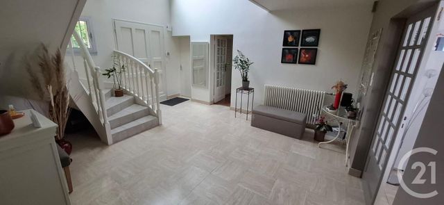 Afficher la photo en grand maison à vendre - 8 pièces - 260.0 m2 - FOUGERES - 35 - BRETAGNE - Century 21 Gambetta