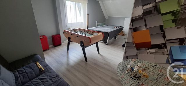 Afficher la photo en grand maison à vendre - 8 pièces - 260.0 m2 - FOUGERES - 35 - BRETAGNE - Century 21 Gambetta