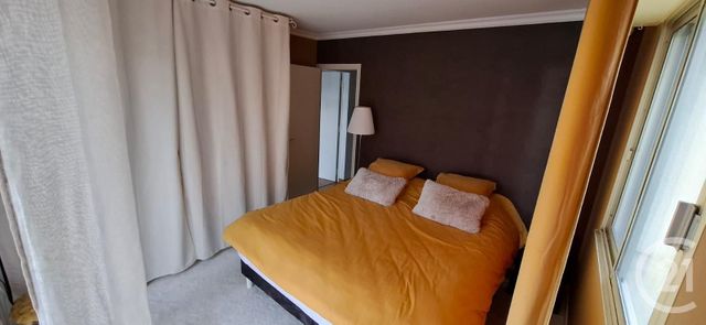 Afficher la photo en grand maison à vendre - 8 pièces - 260.0 m2 - FOUGERES - 35 - BRETAGNE - Century 21 Gambetta
