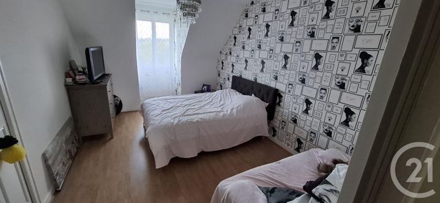 Afficher la photo en grand maison à vendre - 8 pièces - 260.0 m2 - FOUGERES - 35 - BRETAGNE - Century 21 Gambetta