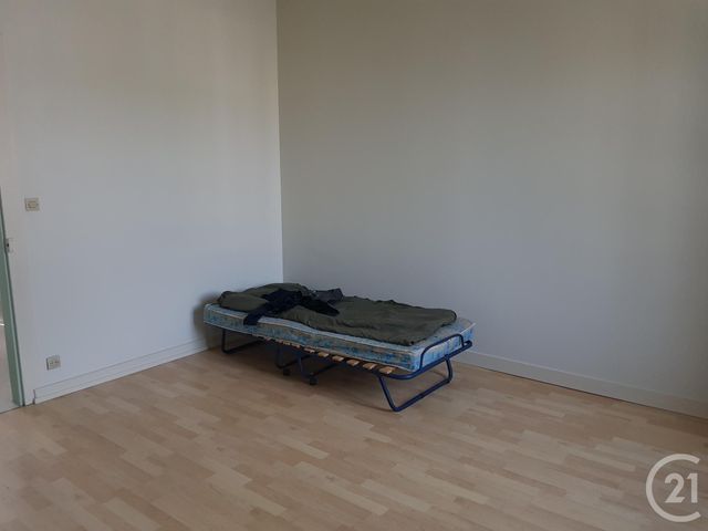 Afficher la photo en grand Appartement à louer - 2 pièces - 30.52 m2 - FOUGERES - 35 - BRETAGNE - Century 21 Gambetta
