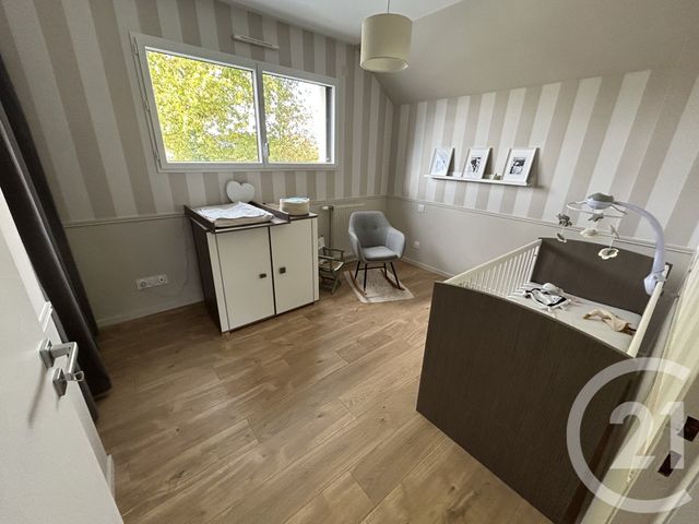 Afficher la photo en grand maison à vendre - 5 pièces - 130.58 m2 - FOUGERES - 35 - BRETAGNE - Century 21 Gambetta