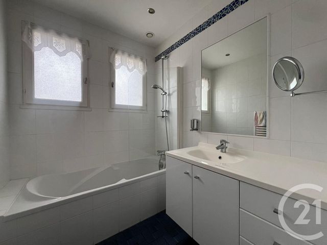 maison à vendre - 5 pièces - 99.42 m2 - FOUGERES - 35 - BRETAGNE - Century 21 Gambetta