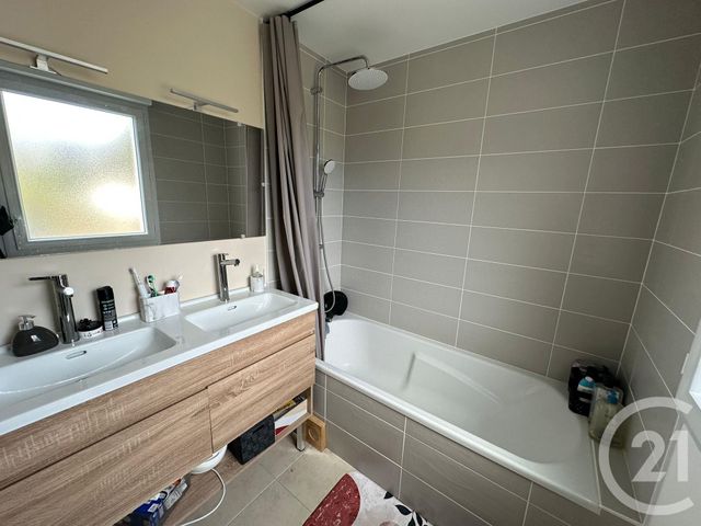 Afficher la photo en grand maison à vendre - 4 pièces - 87.22 m2 - LECOUSSE - 35 - BRETAGNE - Century 21 Gambetta