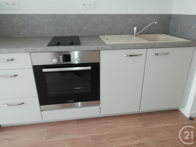 Appartement à louer - 2 pièces - 32.7 m2 - FOUGERES - 35 - BRETAGNE - Century 21 Gambetta