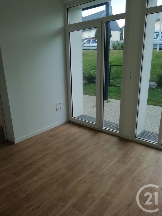 Appartement à louer - 2 pièces - 32.7 m2 - FOUGERES - 35 - BRETAGNE - Century 21 Gambetta