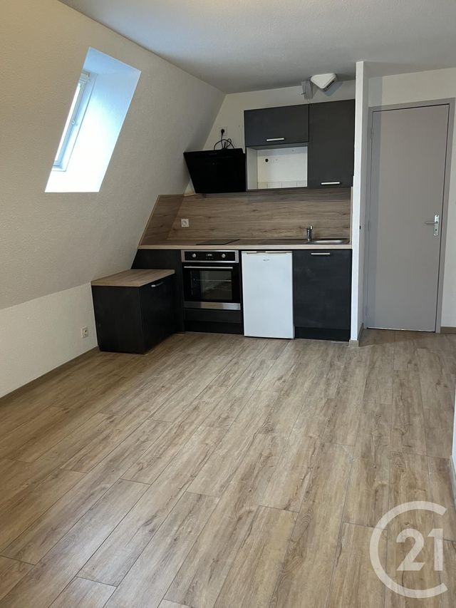 Appartement à louer - 2 pièces - 26.0 m2 - FOUGERES - 35 - BRETAGNE - Century 21 Gambetta