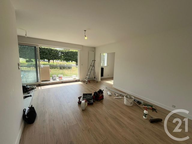 Appartement F3 à louer - 3 pièces - 78.18 m2 - FOUGERES - 35 - BRETAGNE - Century 21 Gambetta