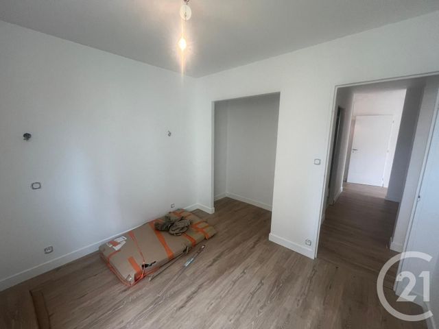 Appartement F3 à louer - 3 pièces - 78.18 m2 - FOUGERES - 35 - BRETAGNE - Century 21 Gambetta